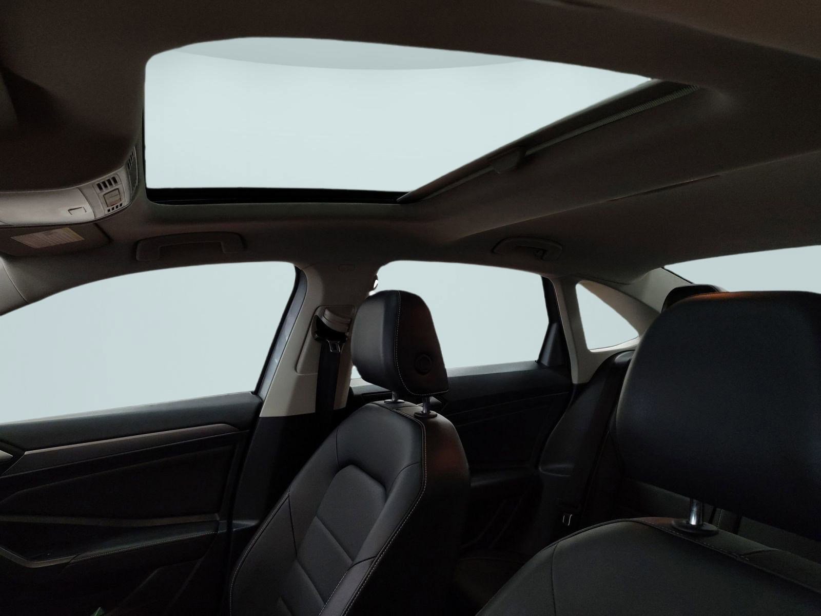 Used 2022 Volkswagen Jetta SE image 13