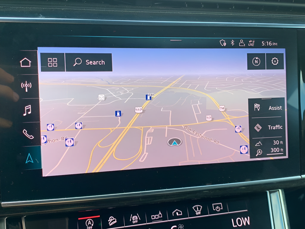 Used 2019 Audi Q8 Prestige w/ Luxury Package AWD/4WD image 28