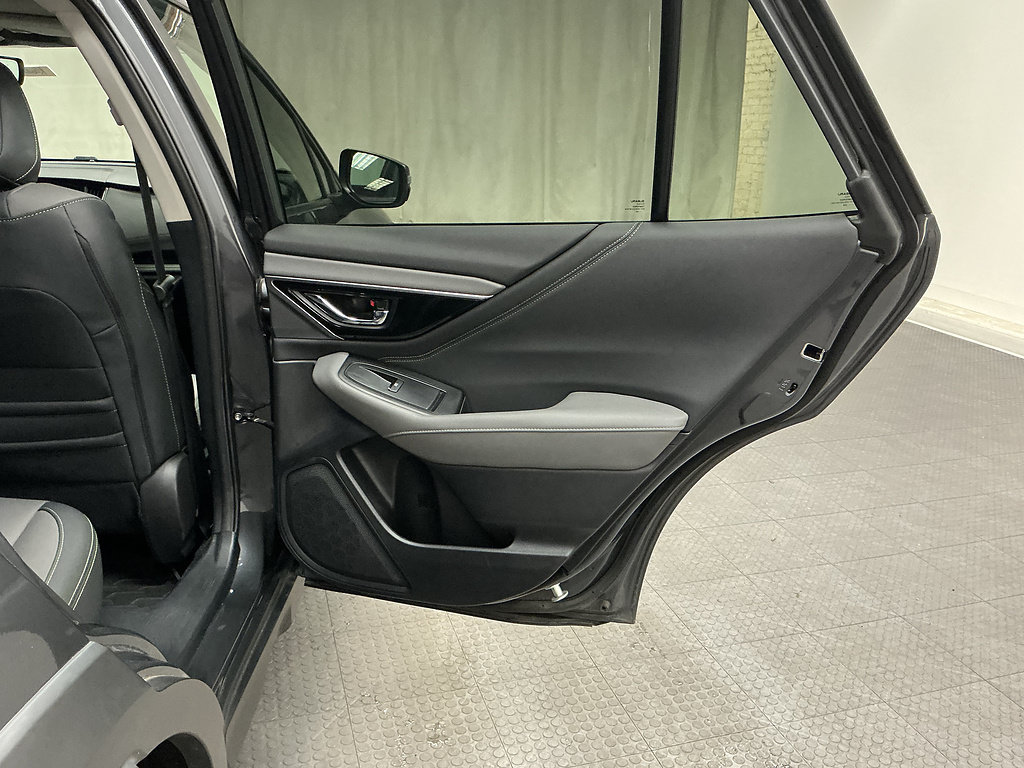 Used 2024 Subaru Outback Onyx Edition AWD/4WD image 30
