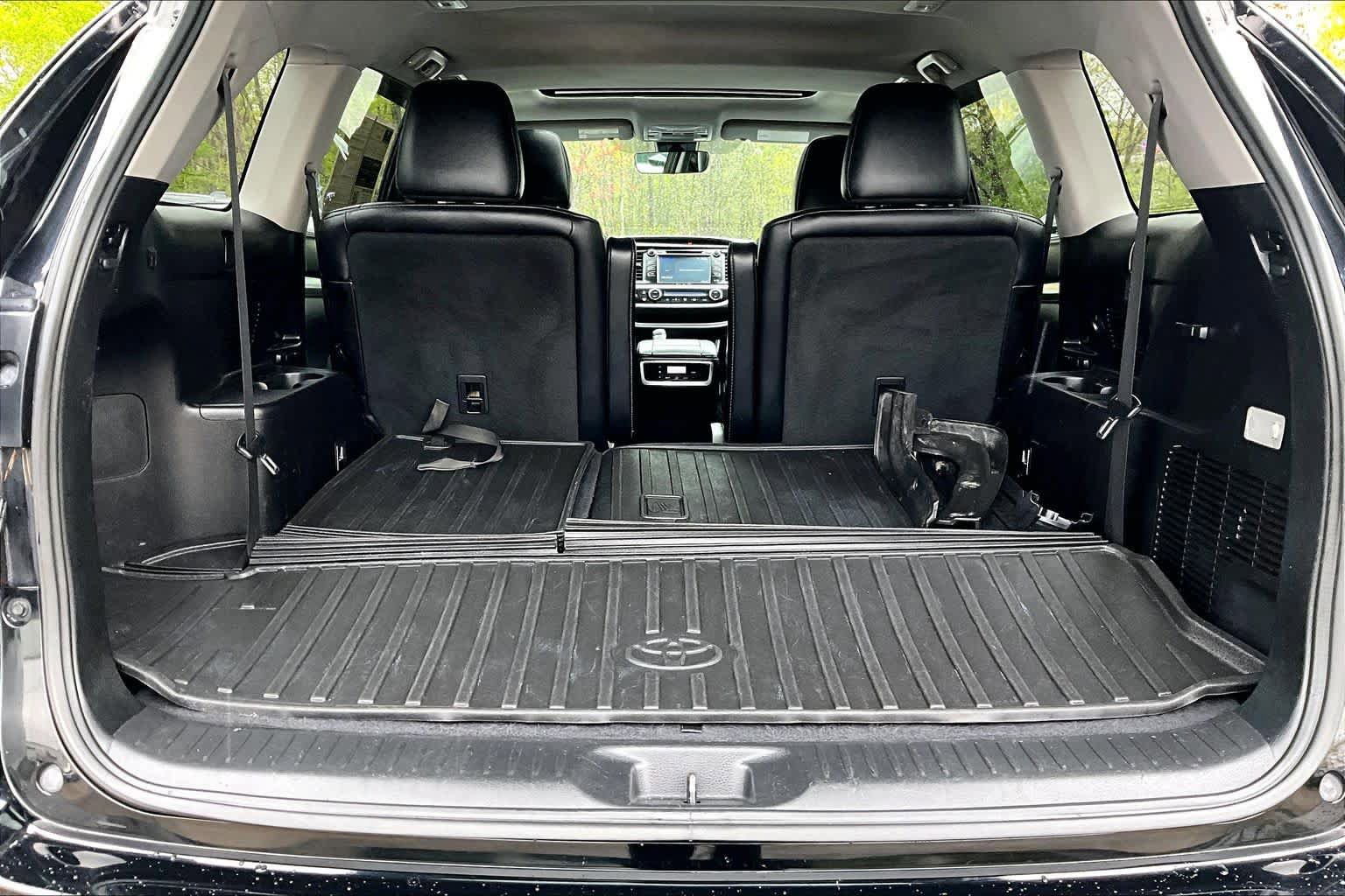 Used 2018 Toyota Highlander XLE AWD/4WD image 29