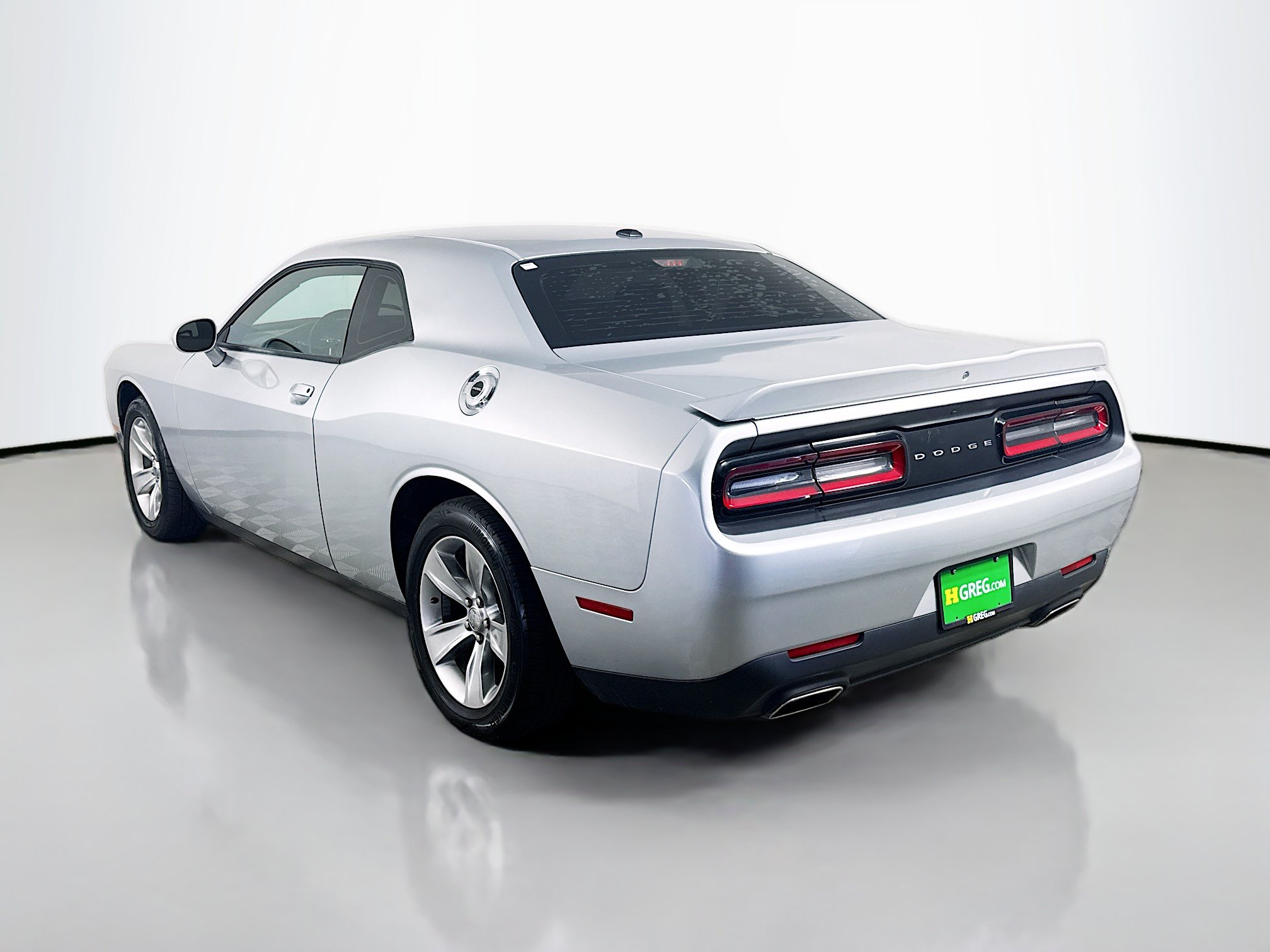 Used 2021 Dodge Challenger SXT RWD image 7