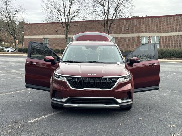 Used 2024 Kia Carnival LX image 9