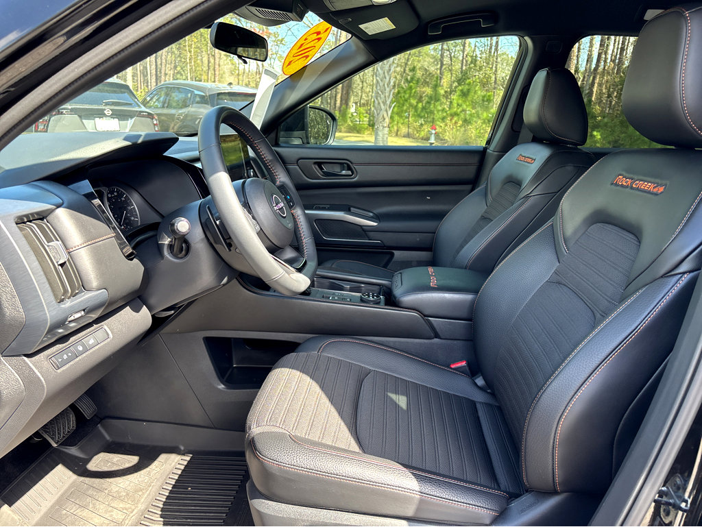 Used 2025 Nissan Pathfinder Rock Creek image 17