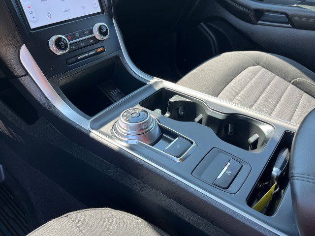 Used 2024 Ford Edge SE w/ Black Appearance Package image 18