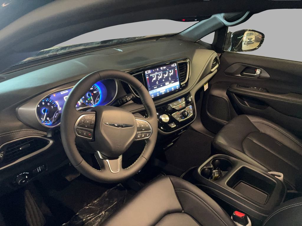 New 2026 Chrysler Pacifica Select image 10