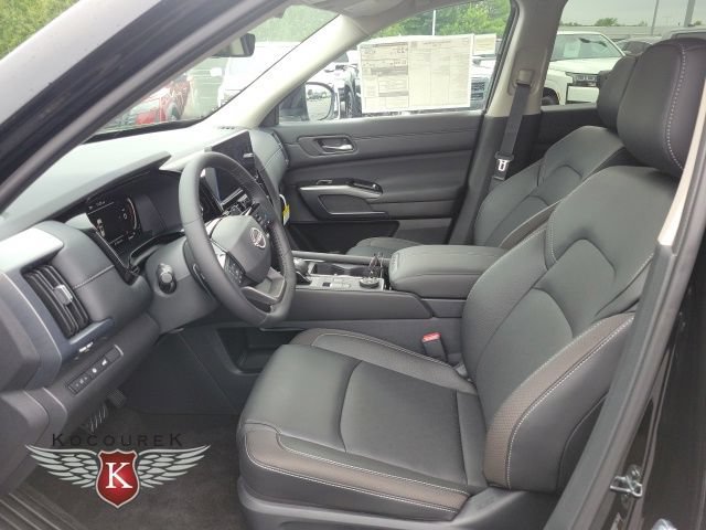 New 2026 Nissan Pathfinder SL w/ Cargo Package AWD/4WD image 10
