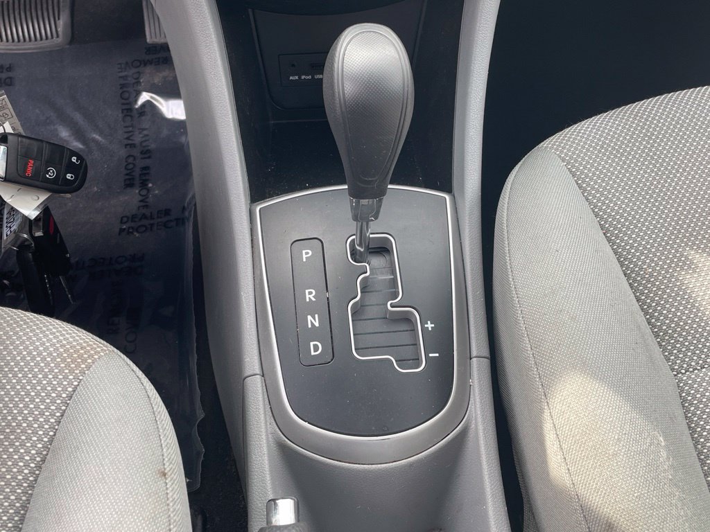 Used 2013 Hyundai Accent GLS FWD image 20