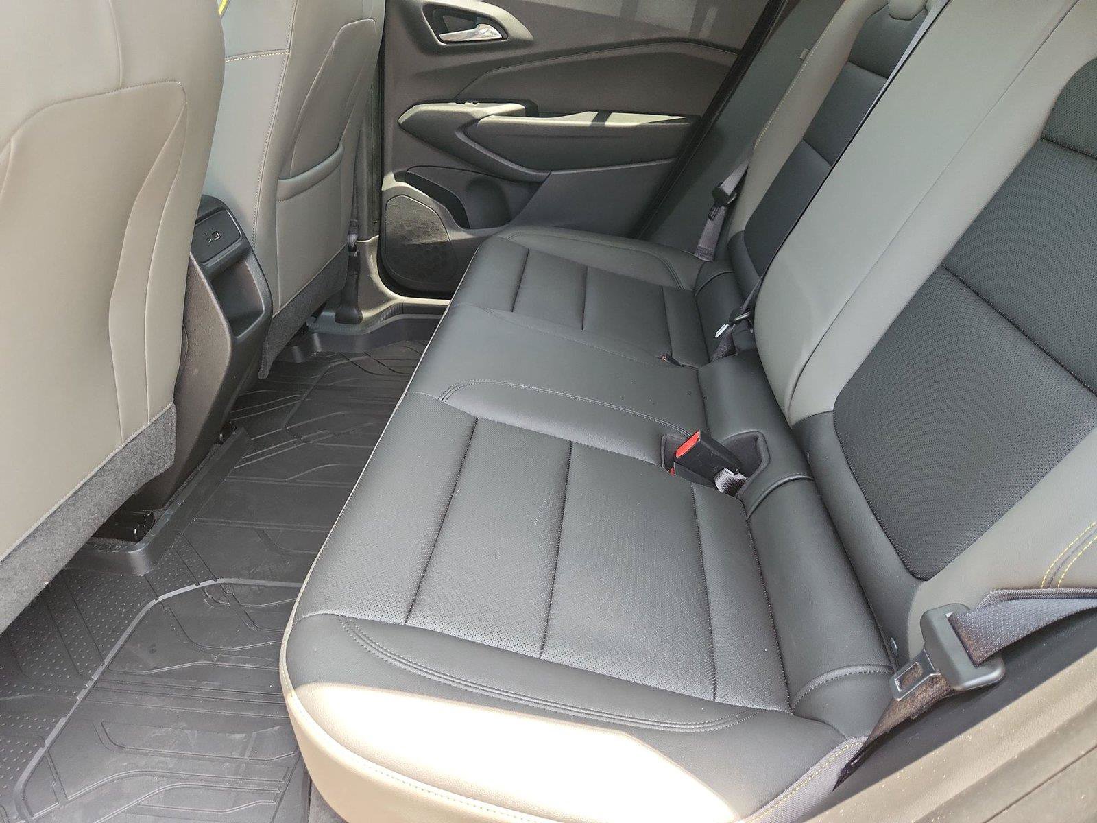Used 2025 Chevrolet Trax ACTIV w/ Sunroof Package FWD image 23