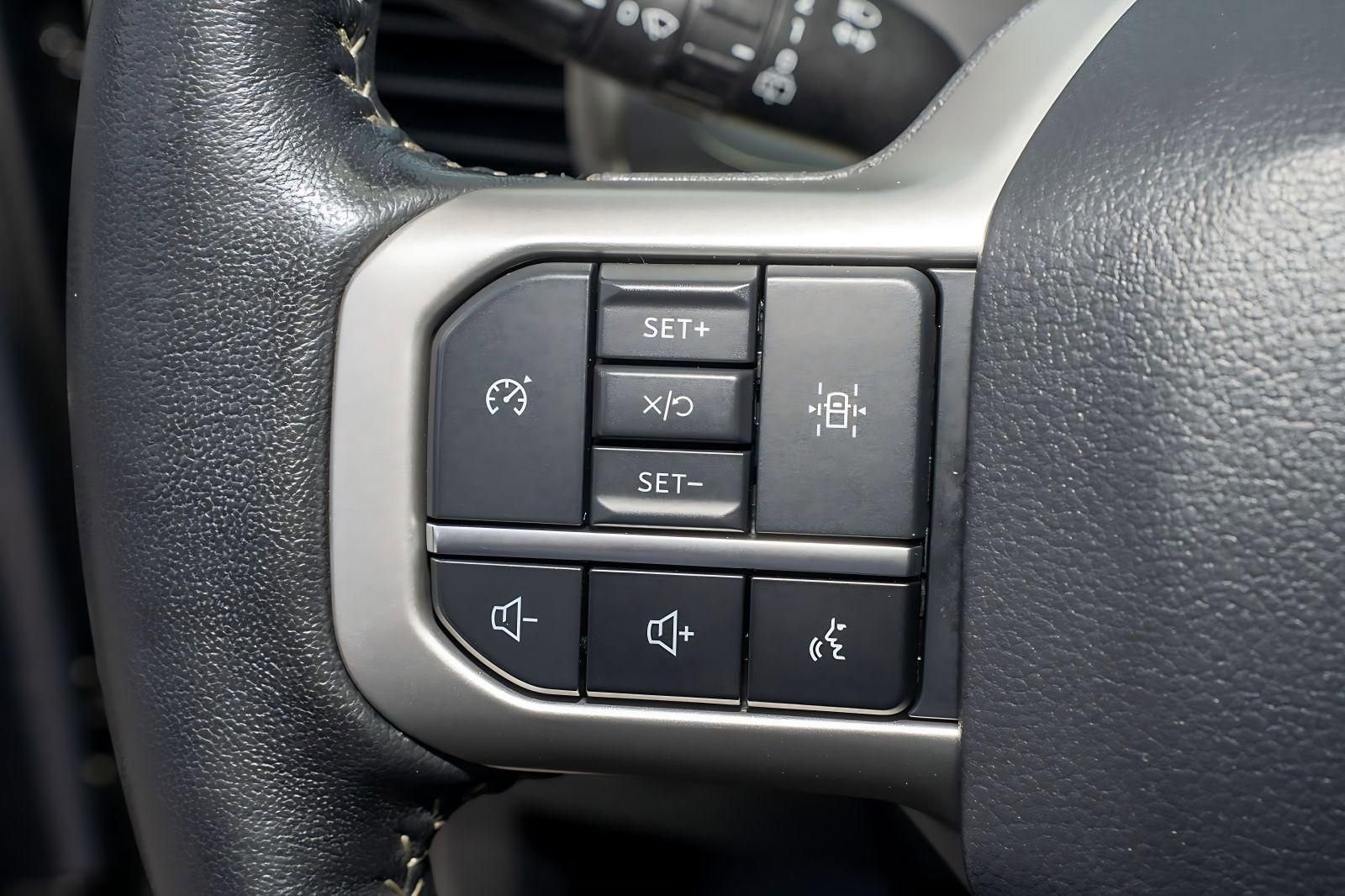 Used 2024 Ford Expedition Max XLT AWD/4WD image 33