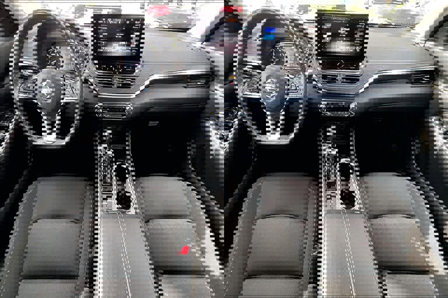 Used 2023 Nissan Altima 2.5 SV w/ SV Premium Package image 16