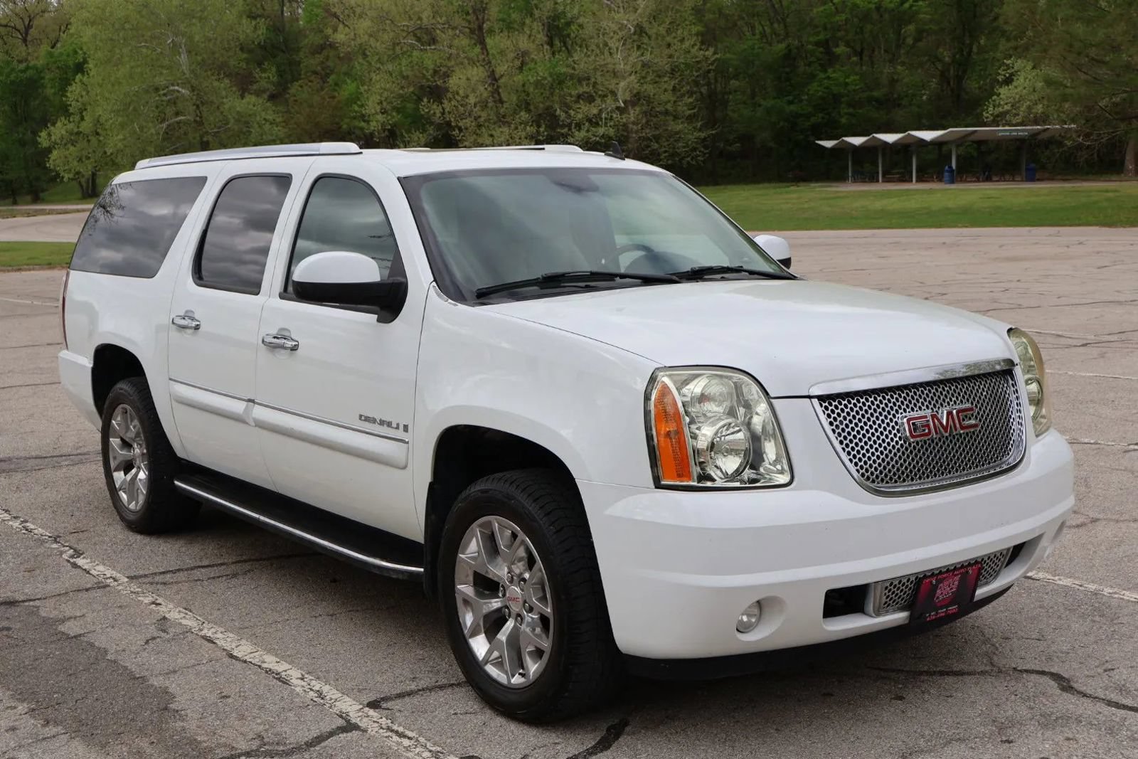 Used 2008 GMC Yukon XL Denali AWD/4WD image 3