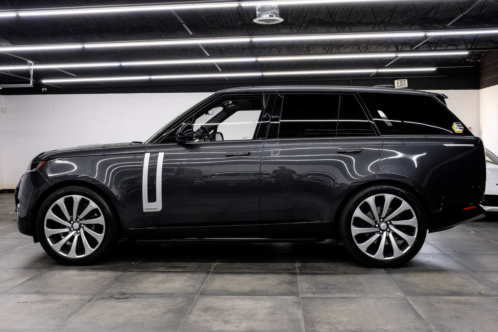 Used 2023 Land Rover Range Rover Autobiography image 19