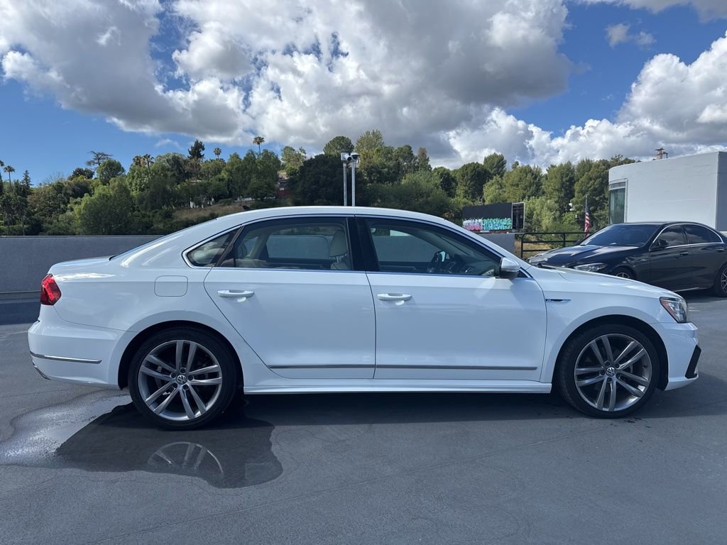 Used 2017 Volkswagen Passat 1.8T R-Line image 4