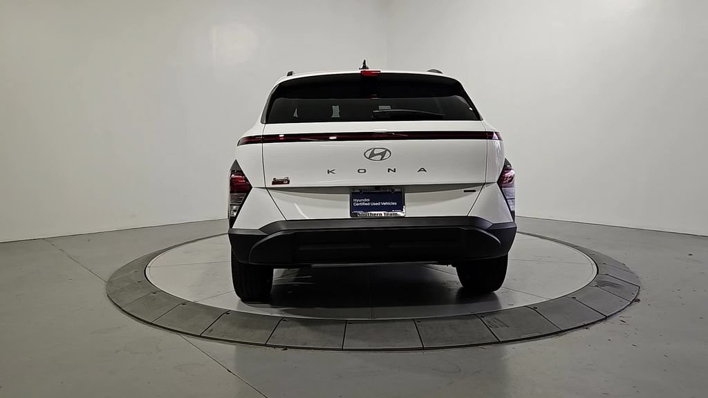 Certified 2025 Hyundai Kona SEL AWD/4WD image 4