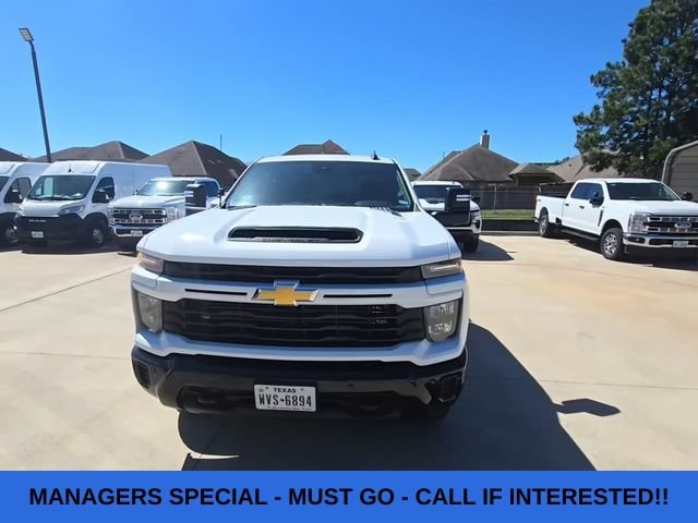 Used 2025 Chevrolet Silverado 2500 Custom w/ Custom Value Package AWD/4WD image 2
