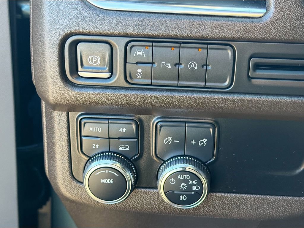 Used 2024 GMC Yukon SLT image 35