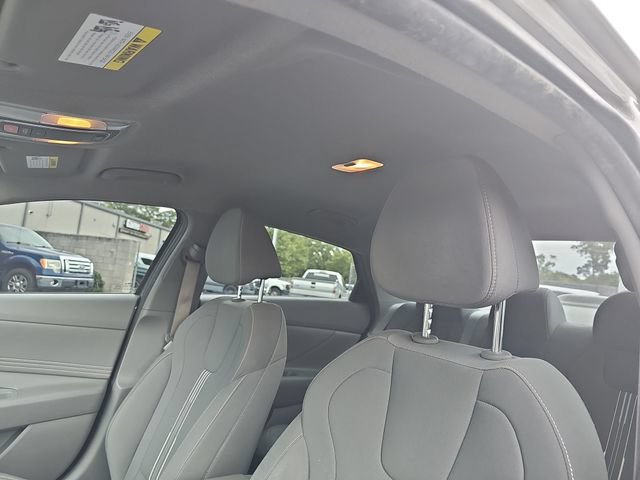 Used 2023 Hyundai Elantra SEL w/ Convenience Package FWD image 16