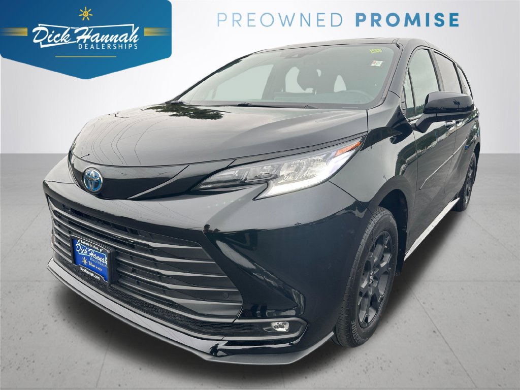 Used 2025 Toyota Sienna XLE Woodland Edition AWD/4WD image 1