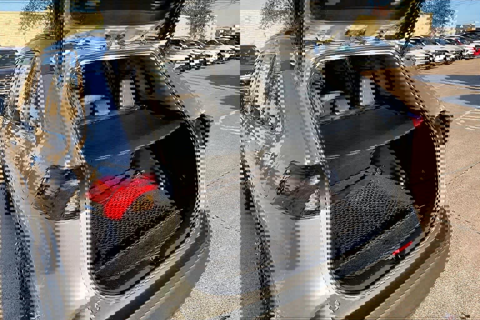 Used 2021 Toyota RAV4 XLE Premium w/ Carpet Mat Package (TMS) image 18