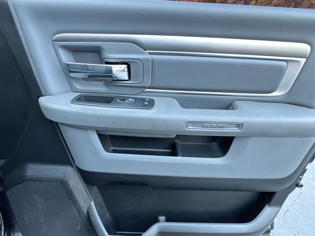 Used 2019 RAM 1500 Classic SLT RWD image 31