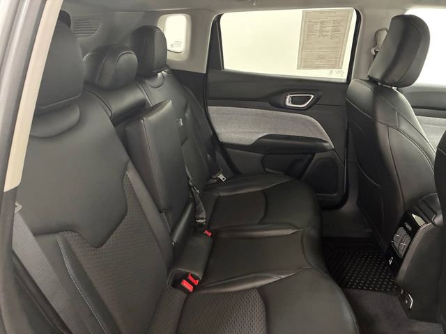 Used 2022 Jeep Compass Latitude w/ Convenience Group AWD/4WD image 16
