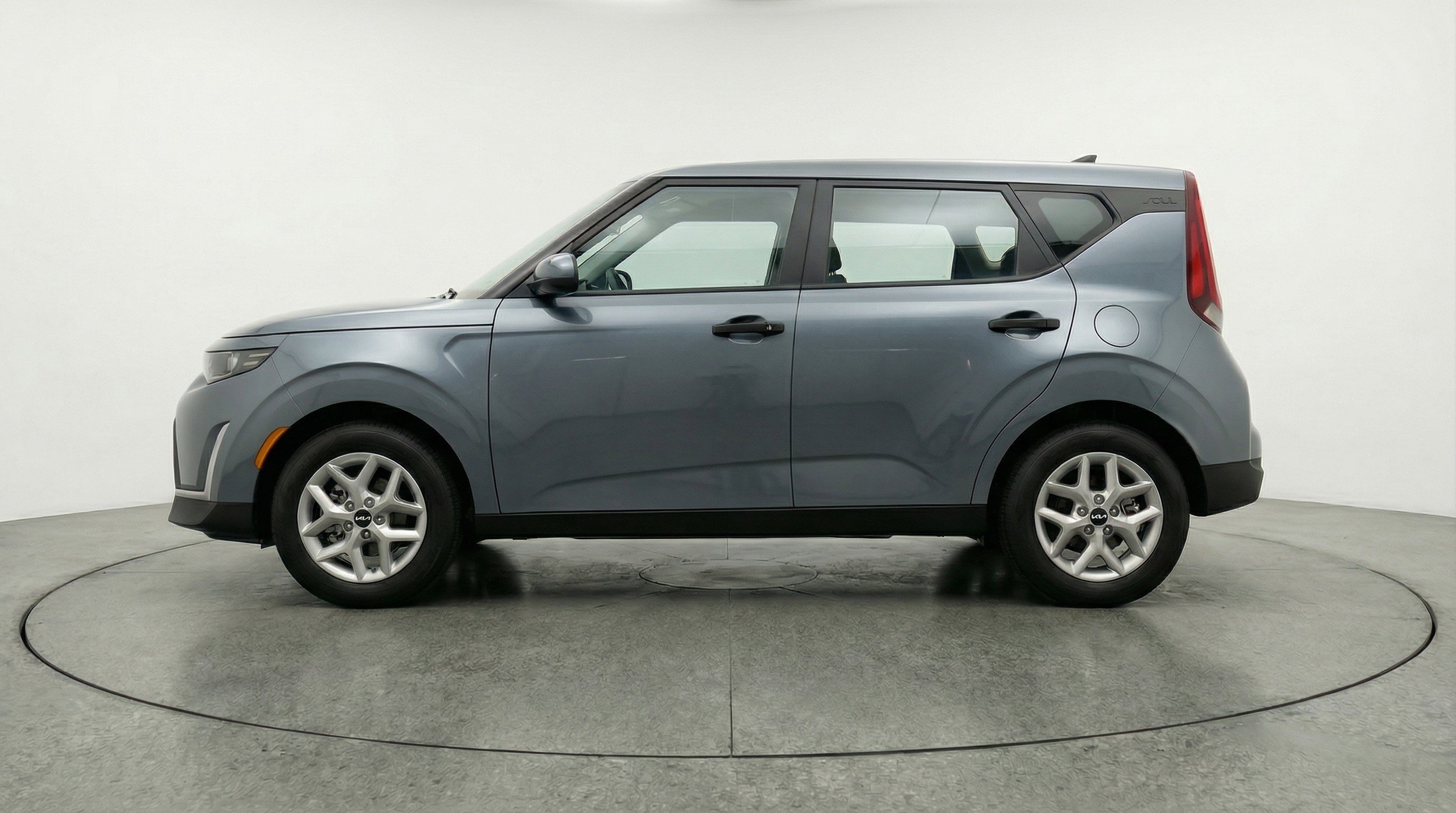 Used 2025 Kia Soul LX w/ LX Technology Package image 5