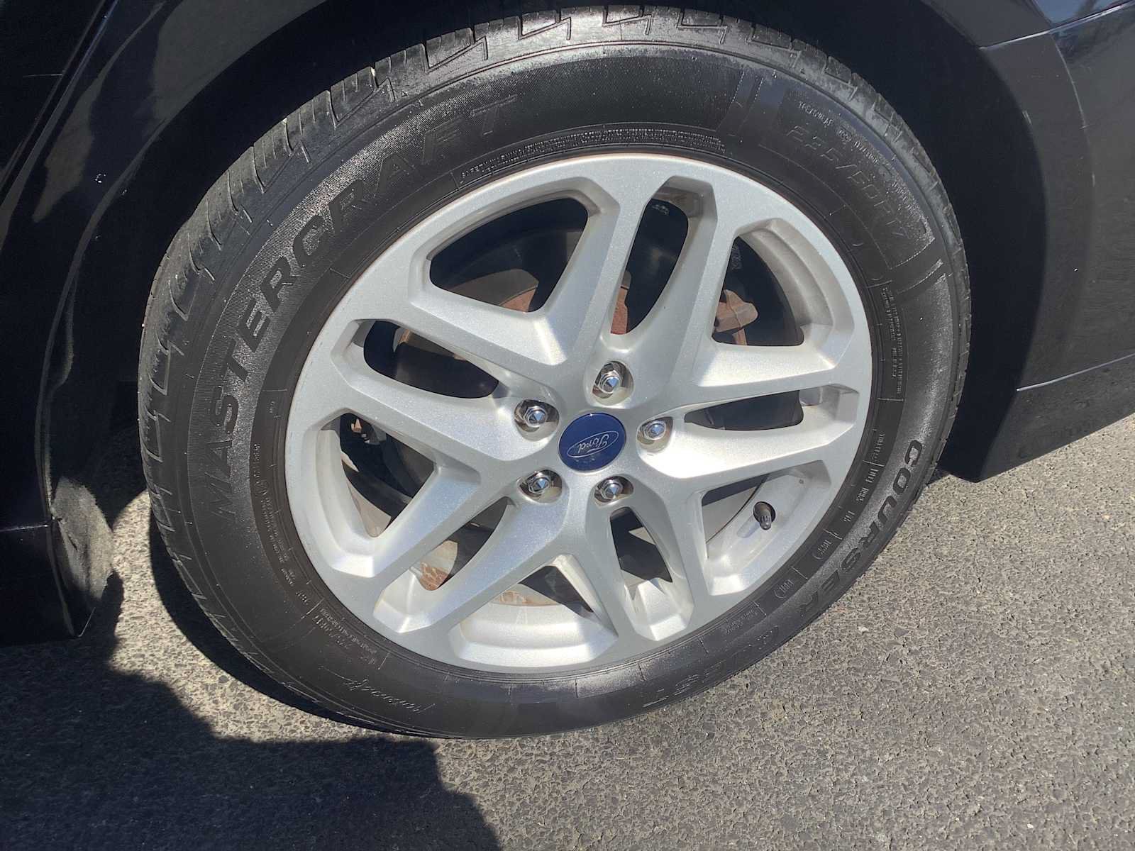 Used 2016 Ford Fusion SE FWD image 8