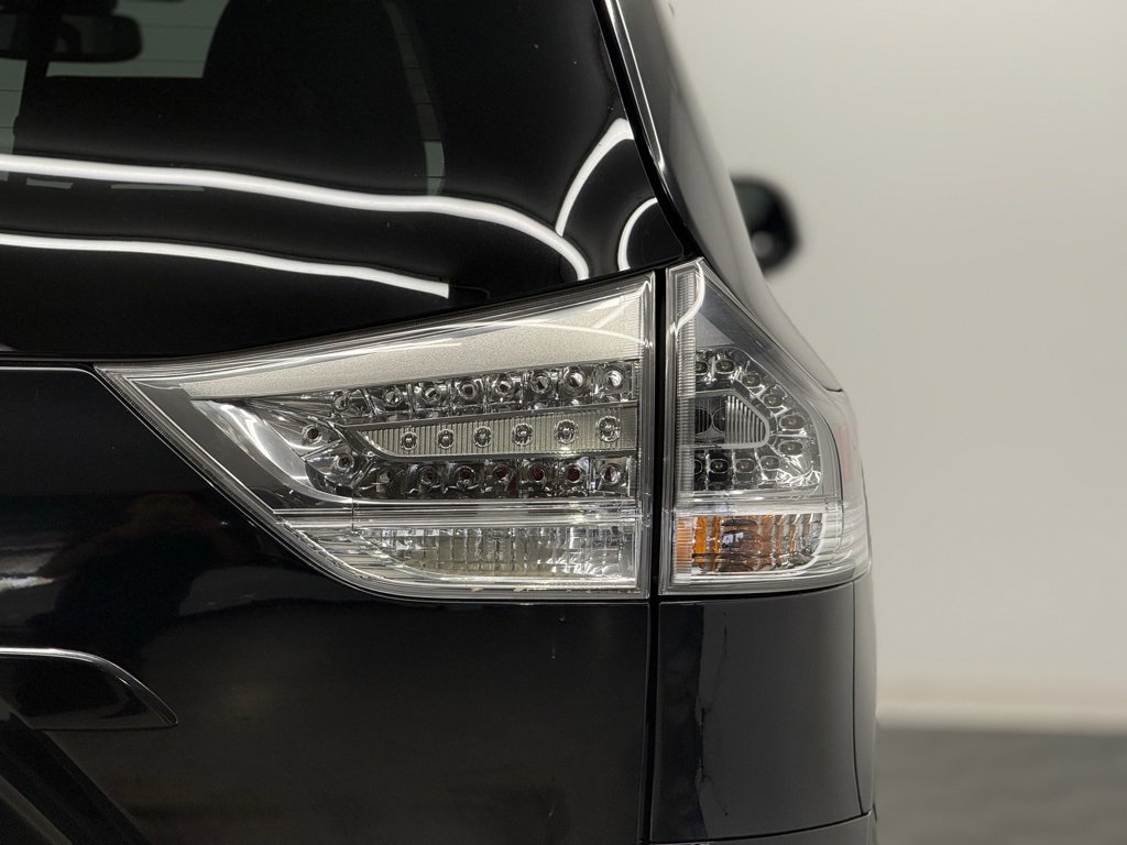 Used 2015 Toyota Sienna SE Premium image 7