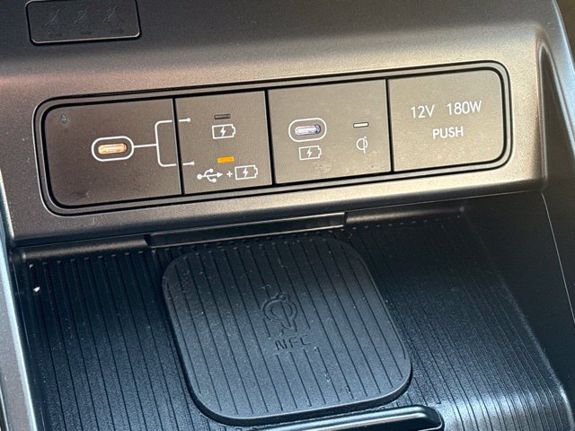 Used 2024 Hyundai Kona Limited AWD/4WD image 17