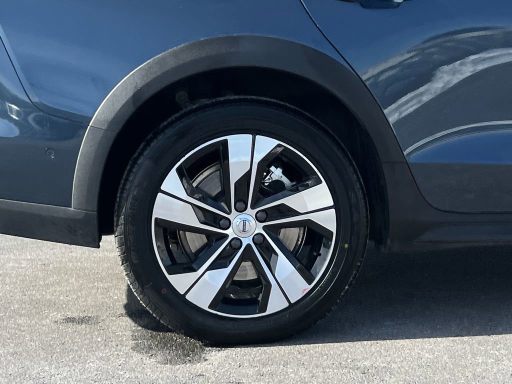 Used 2024 Volvo V60 B5 Cross Country Plus image 10