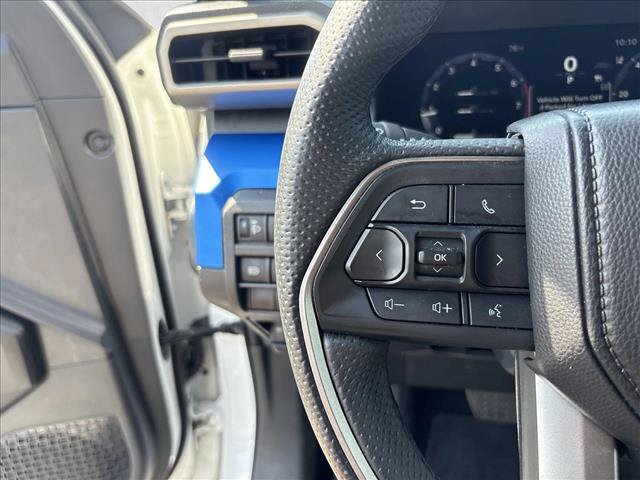 Certified 2025 Toyota Tacoma TRD Off-Road AWD/4WD image 18