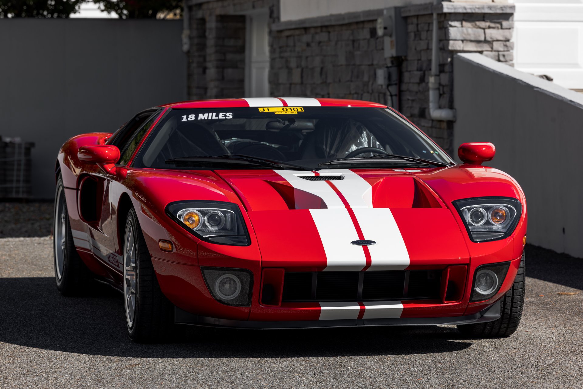 Used 2006 Ford GT RWD image 12