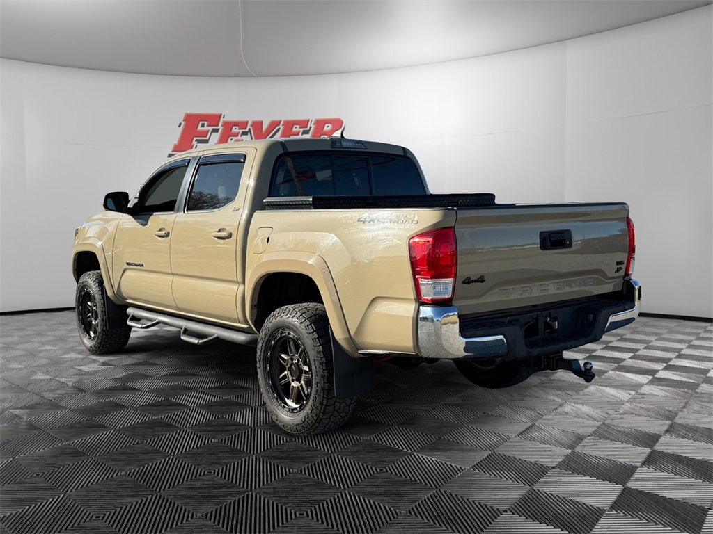Used 2017 Toyota Tacoma SR5 image 3