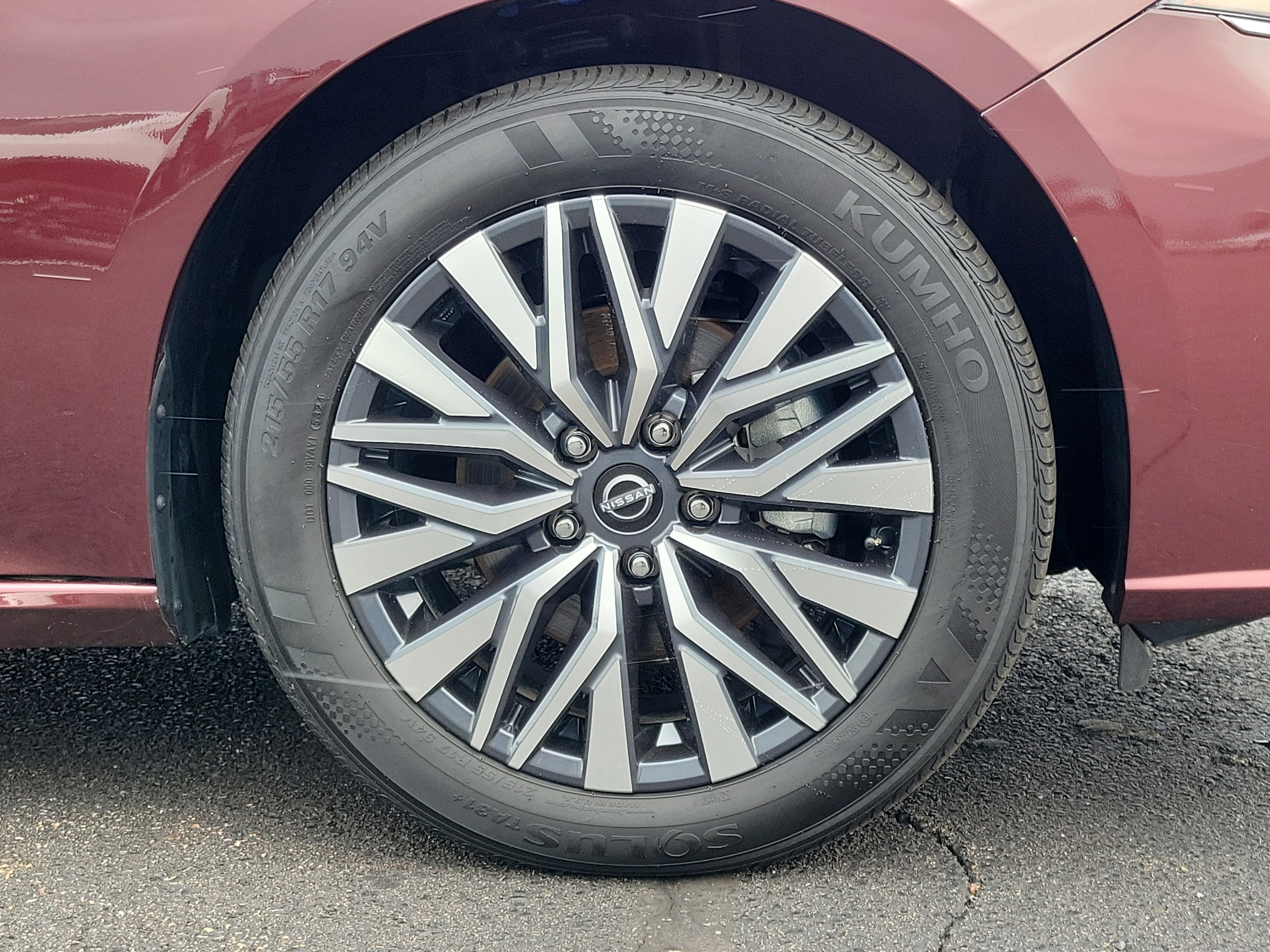 Used 2025 Nissan Altima 2.5 SV FWD image 5