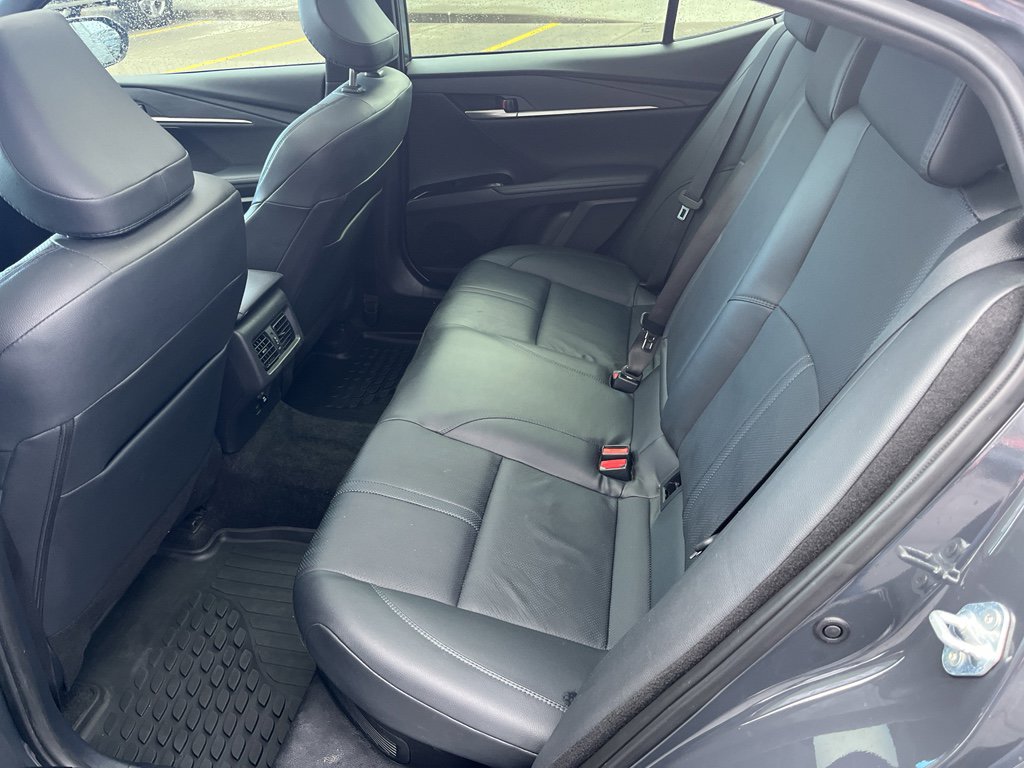 Used 2025 Toyota Camry XSE image 24