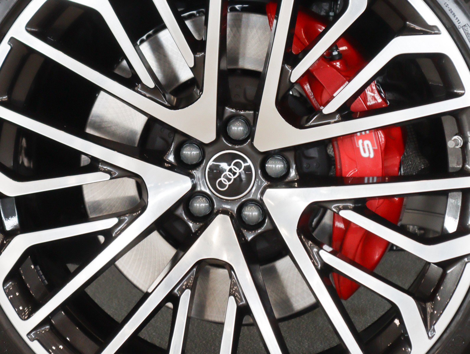 New 2026 Audi SQ8 Prestige image 7