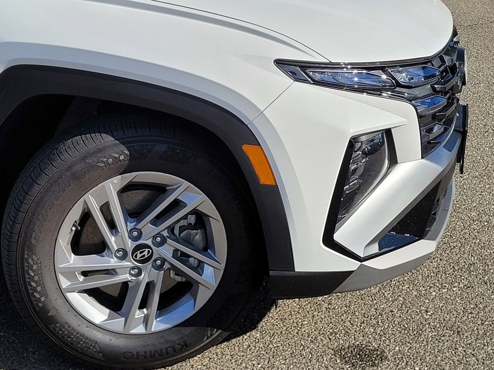 Certified 2025 Hyundai Tucson SE FWD image 16