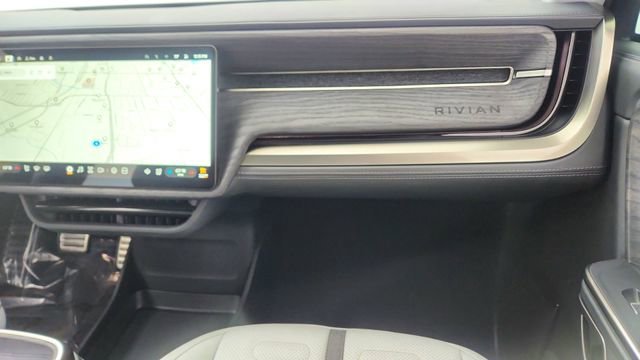 Used 2023 Rivian R1T Adventure image 35