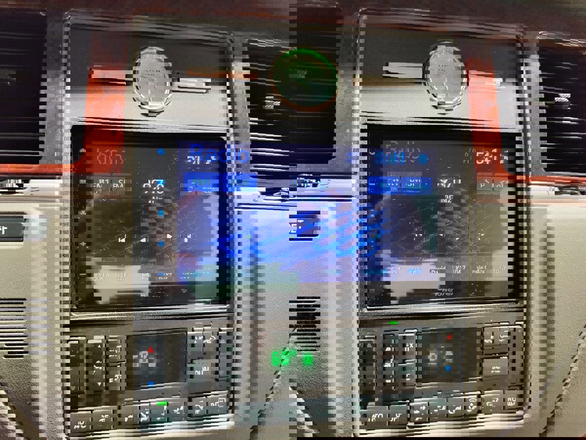 Used 2004 Lincoln Town Car Ultimate image 30