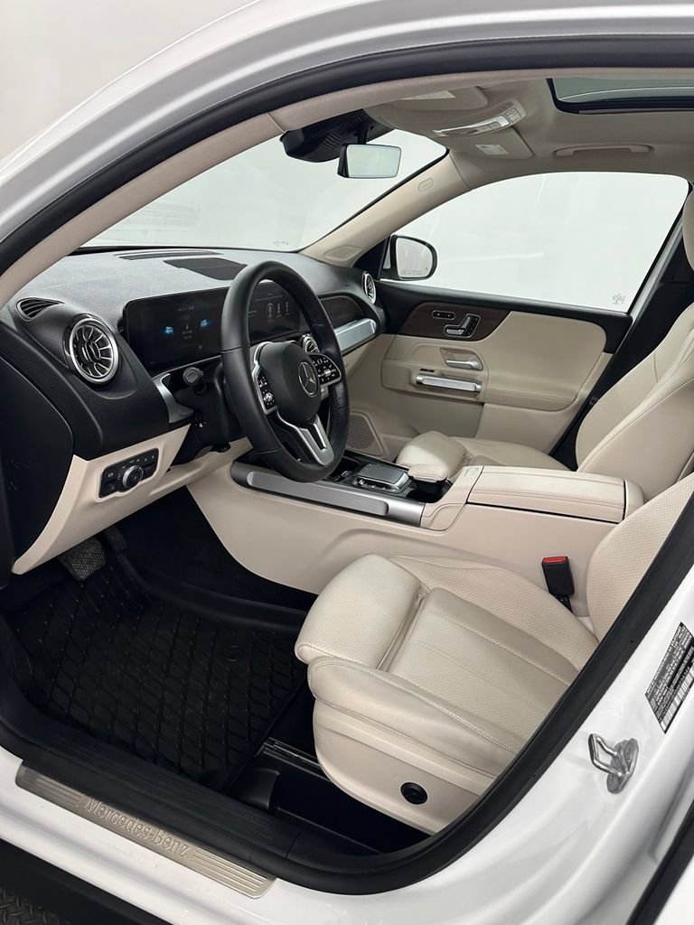 Used 2022 Mercedes-Benz GLB 250 4MATIC image 10