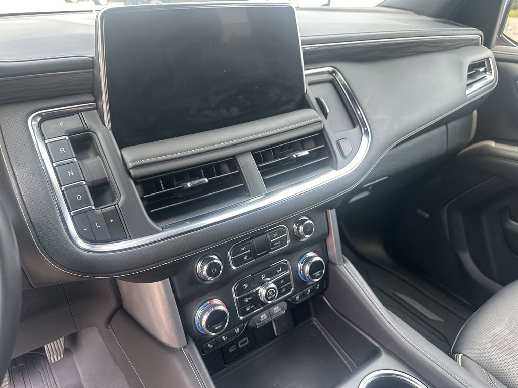 Used 2024 GMC Yukon SLT w/ SLT Luxury Package image 20