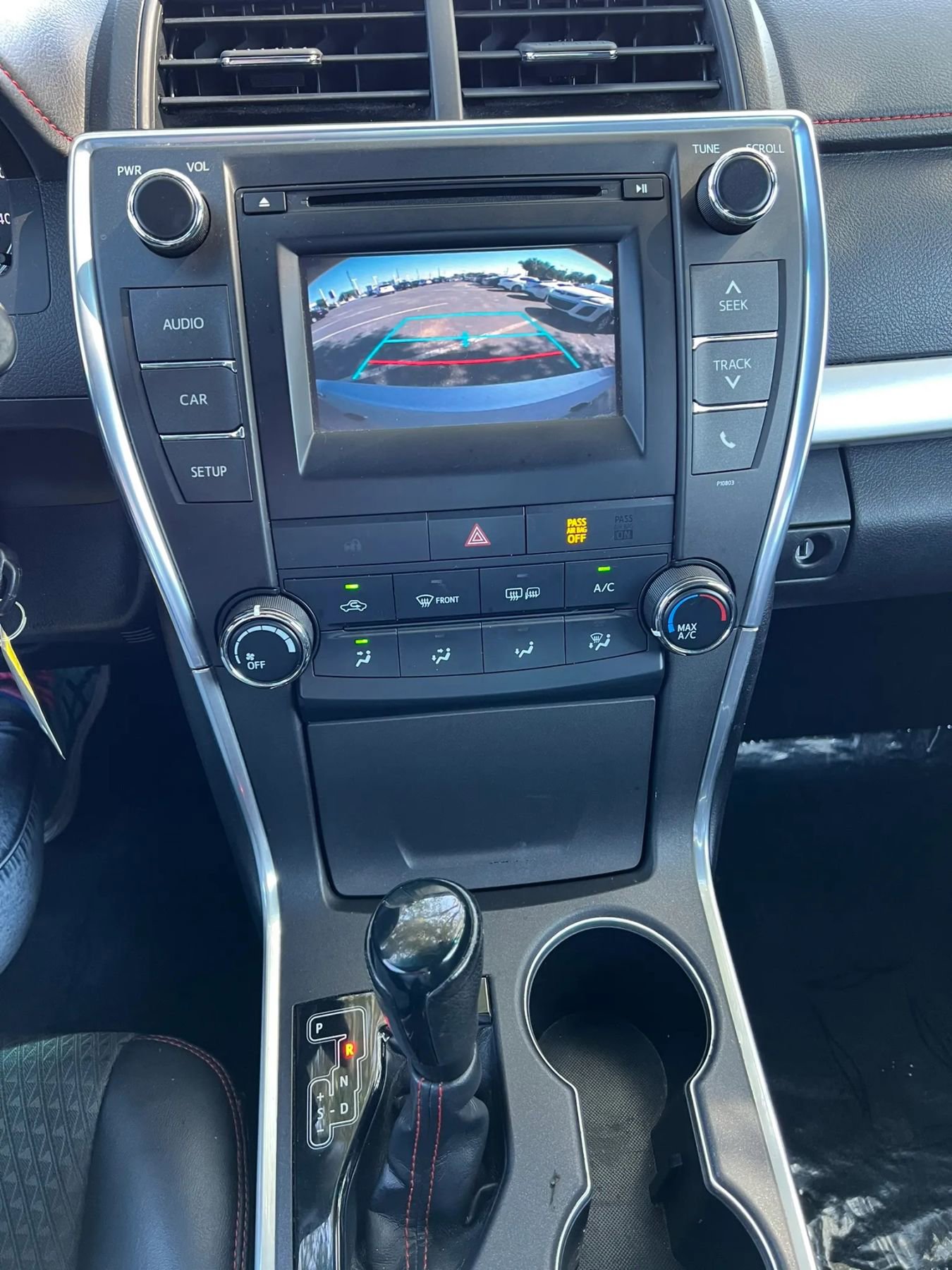 Used 2015 Toyota Camry SE FWD image 13