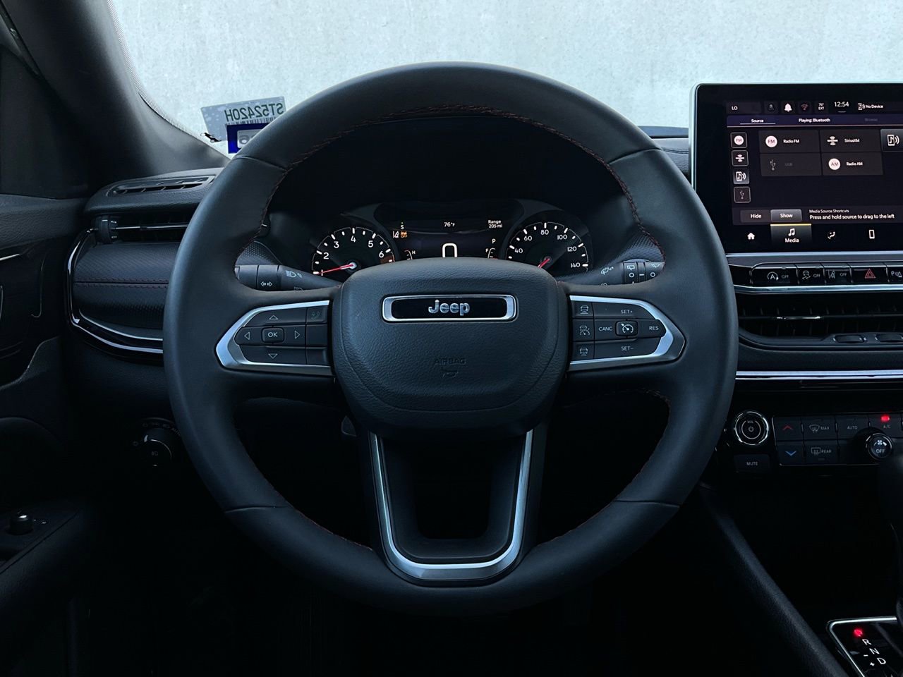 Used 2025 Jeep Compass Trailhawk image 32