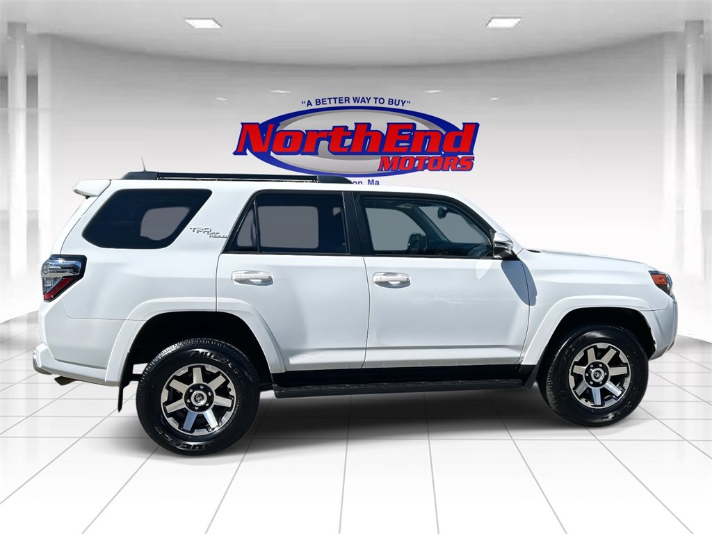 Used 2024 Toyota 4Runner TRD Off-Road Premium image 2