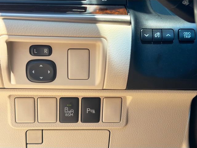 Used 2015 Lexus ES 350 w/ Premium Package FWD image 32