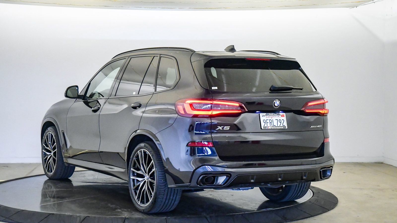 Certified 2023 BMW X5 xDrive40i w/ Executive Package AWD/4WD image 2