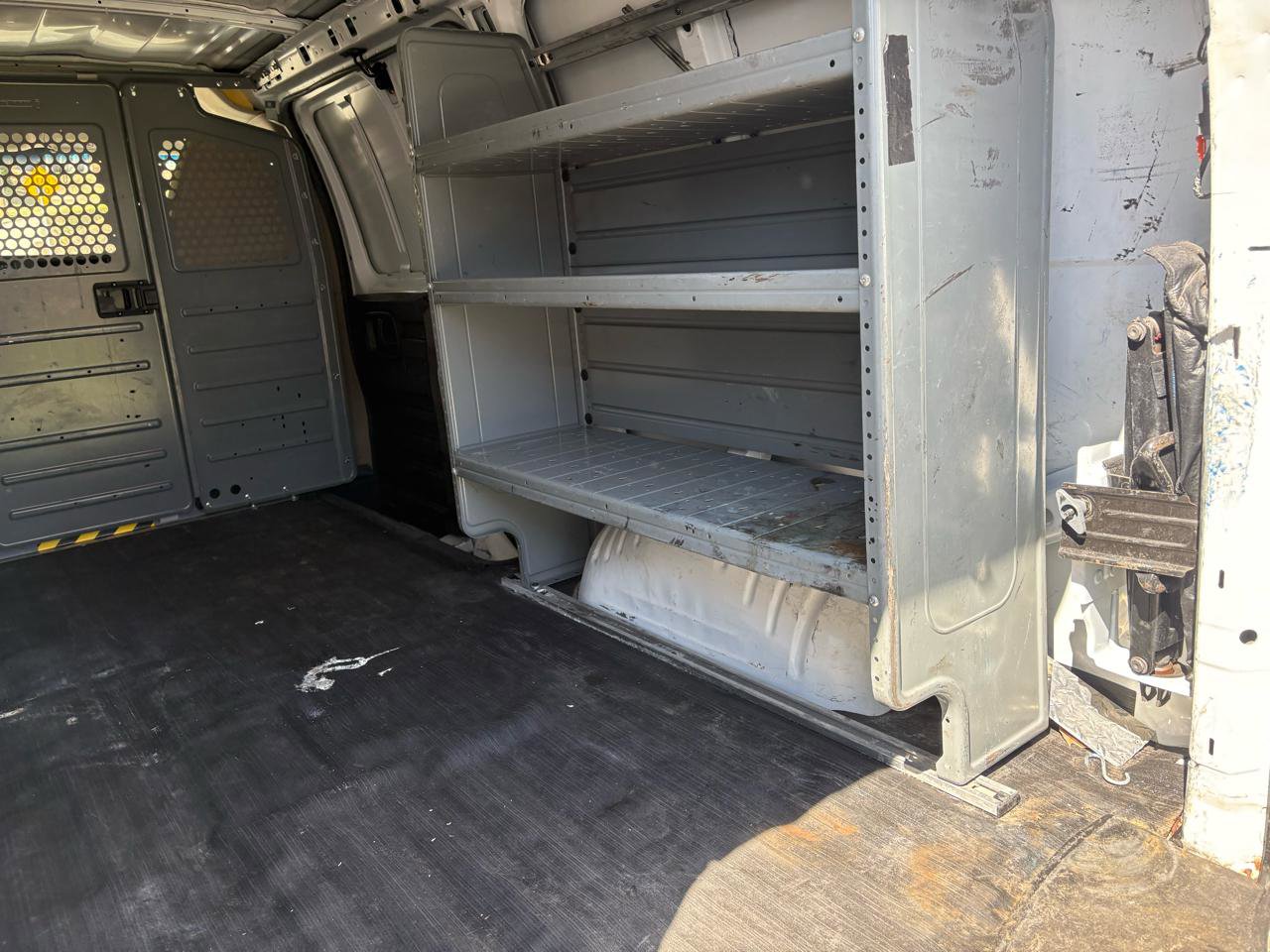 Used 2014 GMC Savana 2500 image 21