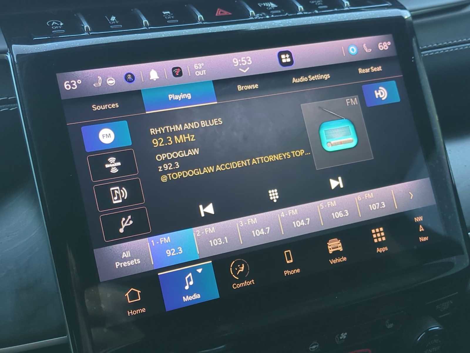 Used 2023 Jeep Grand Cherokee L Limited w/ Luxury Tech Group II image 13