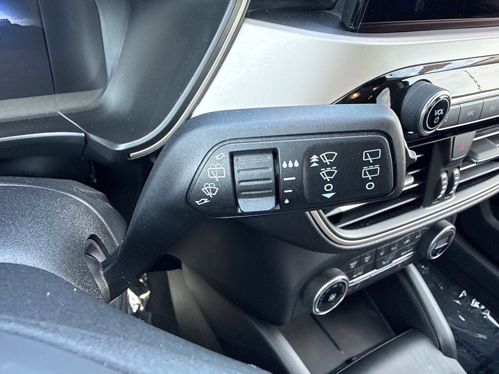 Used 2020 Ford Escape SE Sport FWD image 19