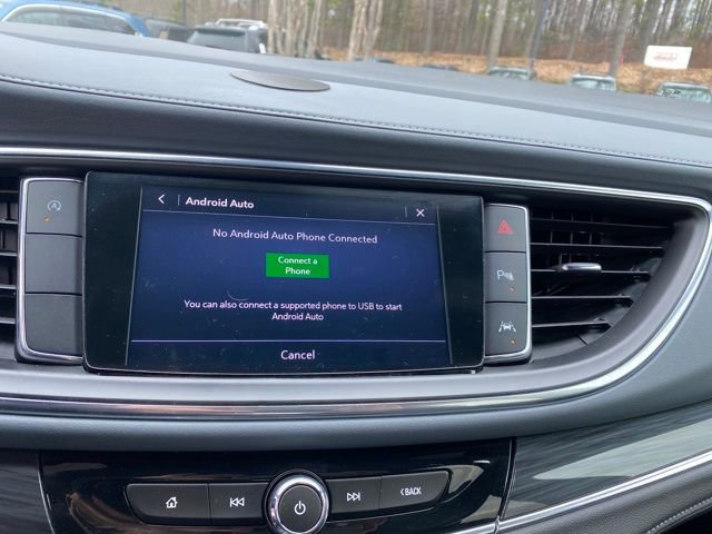 Used 2022 Buick Enclave Essence image 11